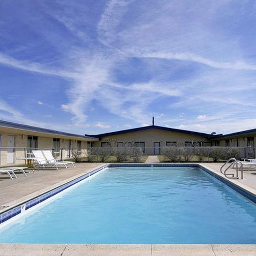 Rodeway Inn 2*