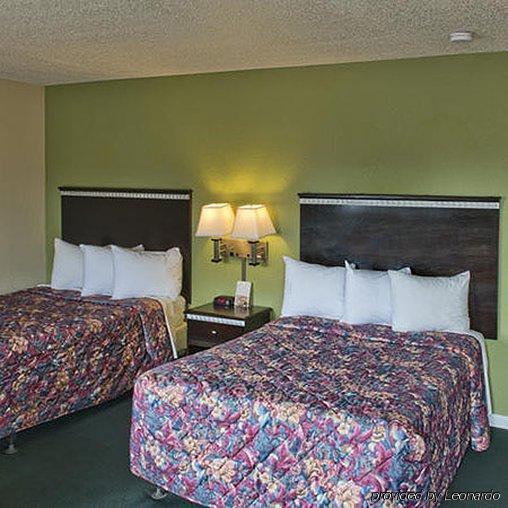 Rodeway Inn 2*