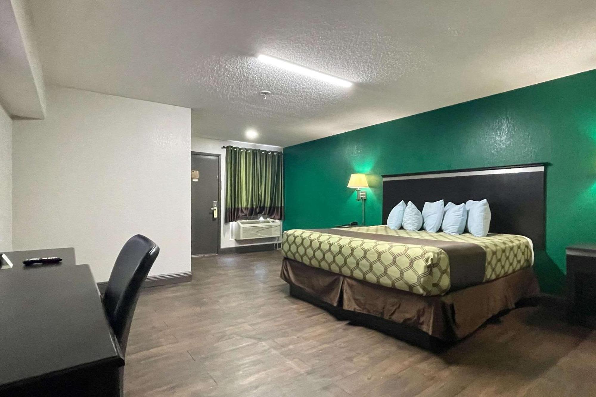 Inn Rodeway 2*