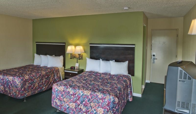 Rodeway Inn 2*