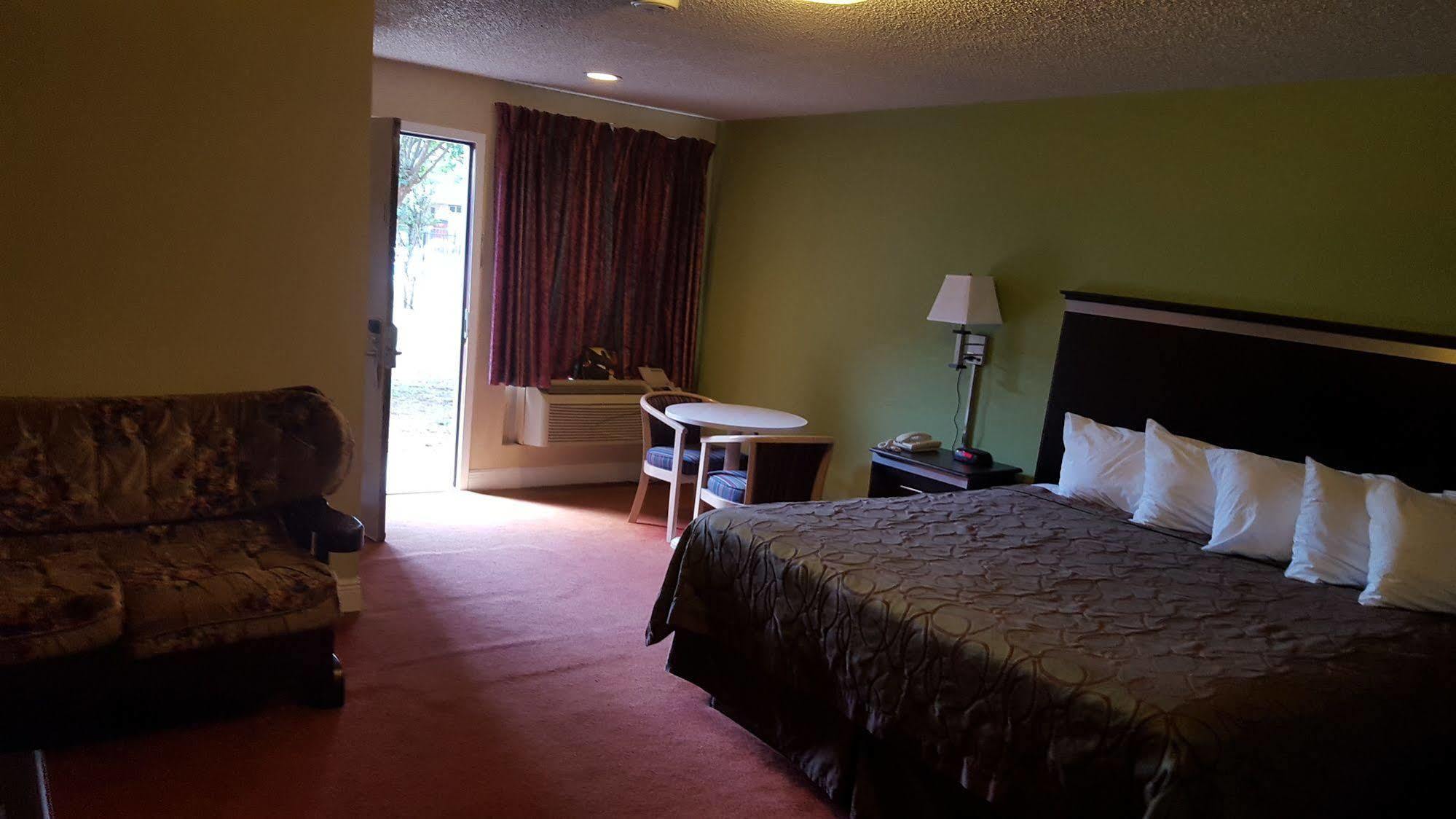 Rodeway Inn 2*