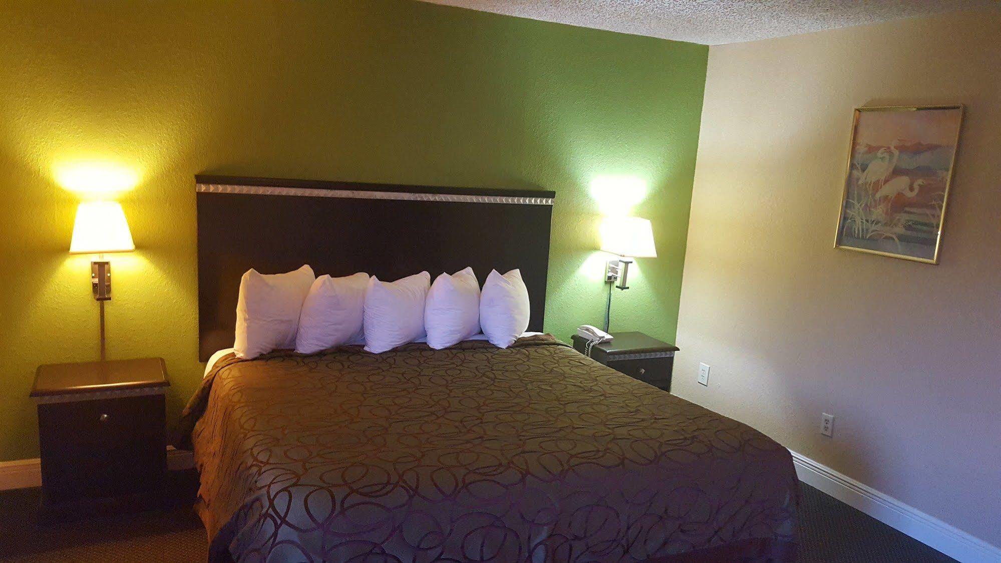 Rodeway Inn